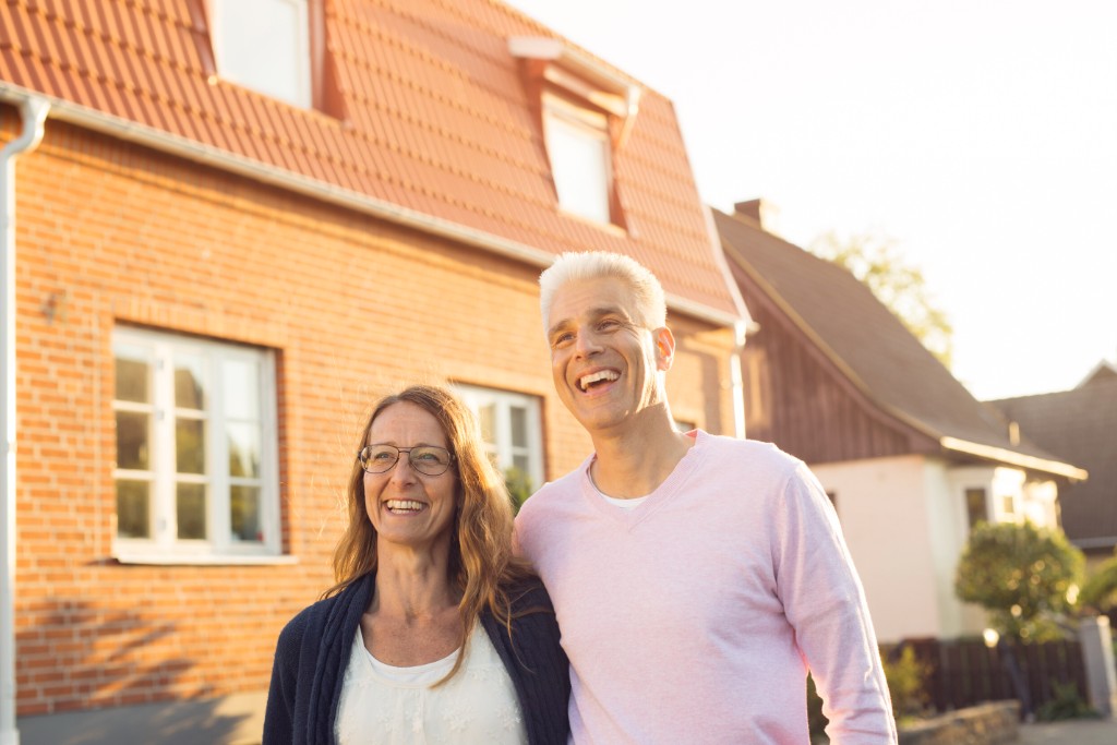 a-cheerful-senior-couple-enjoying-a-sunny-day-out